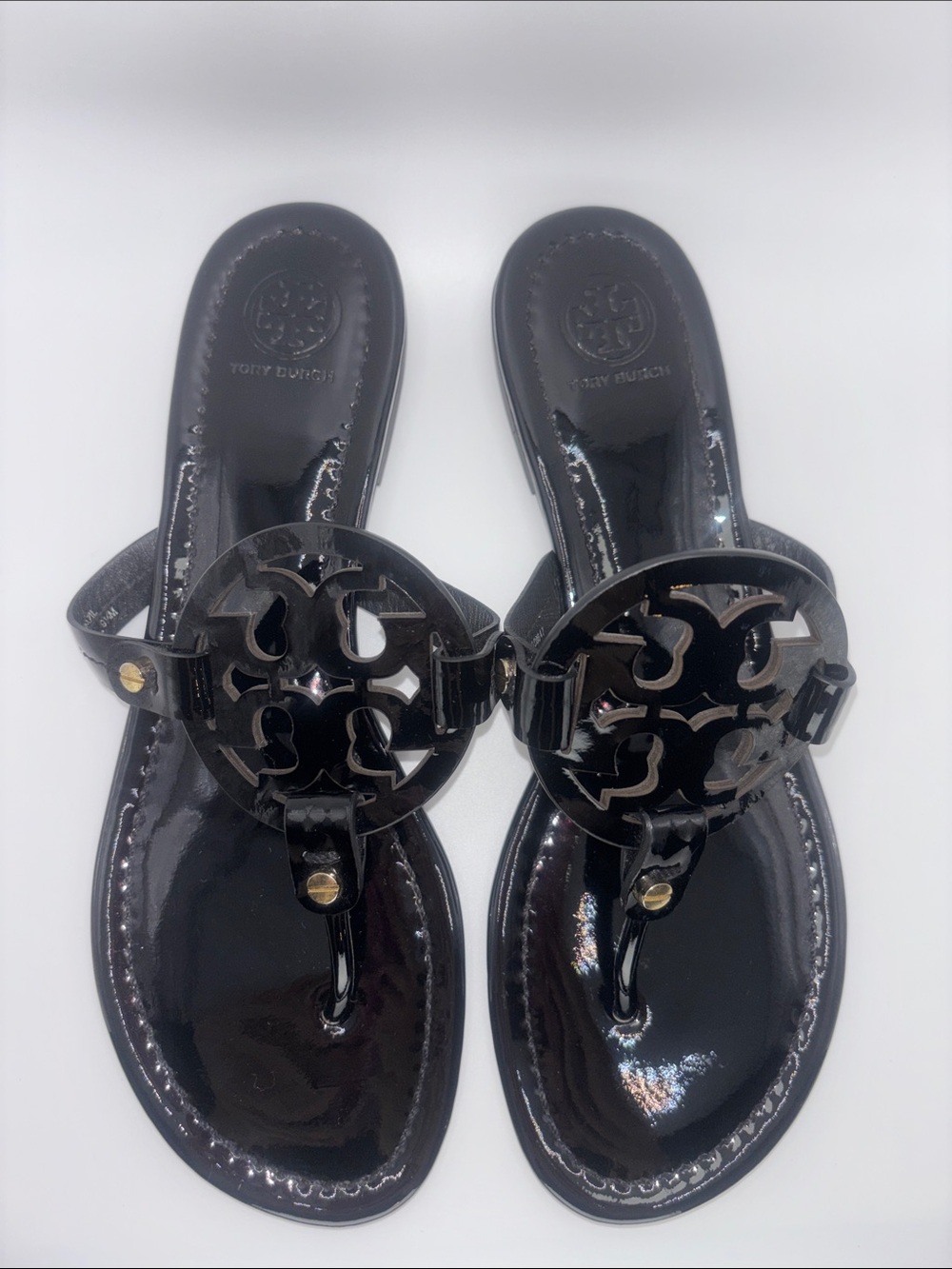 Tory Burch Miller Black Patent Logo Thong Sandals - Picture 2 of 9